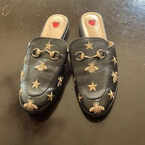 Bumble bee and stars leather flats